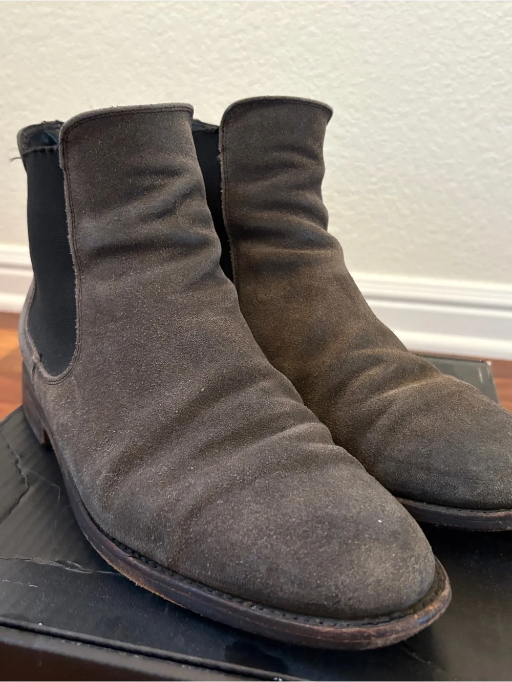 Men's Black Suede Chelsea Boots